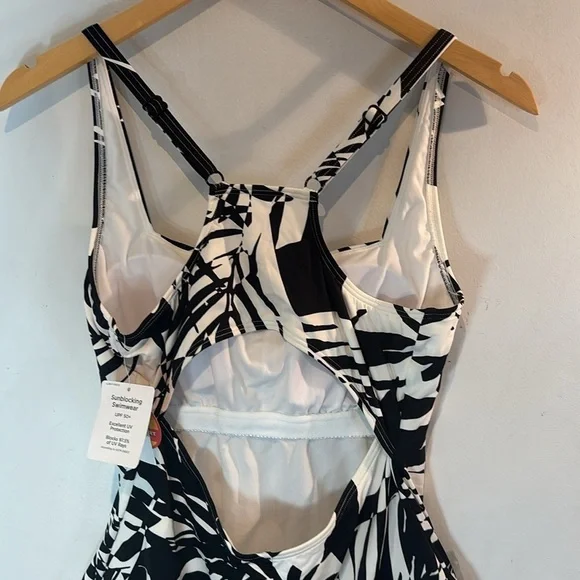 L.L.Bean black & white tropical one piece swimsuit UV blocking  size 10 NWT - Picture 6 of 10